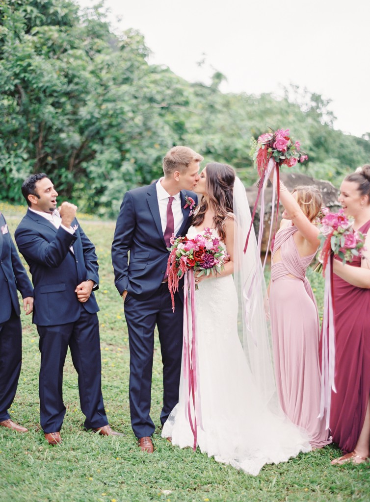 the great romance photo //  hawaii oahu kualoa ranch wedding