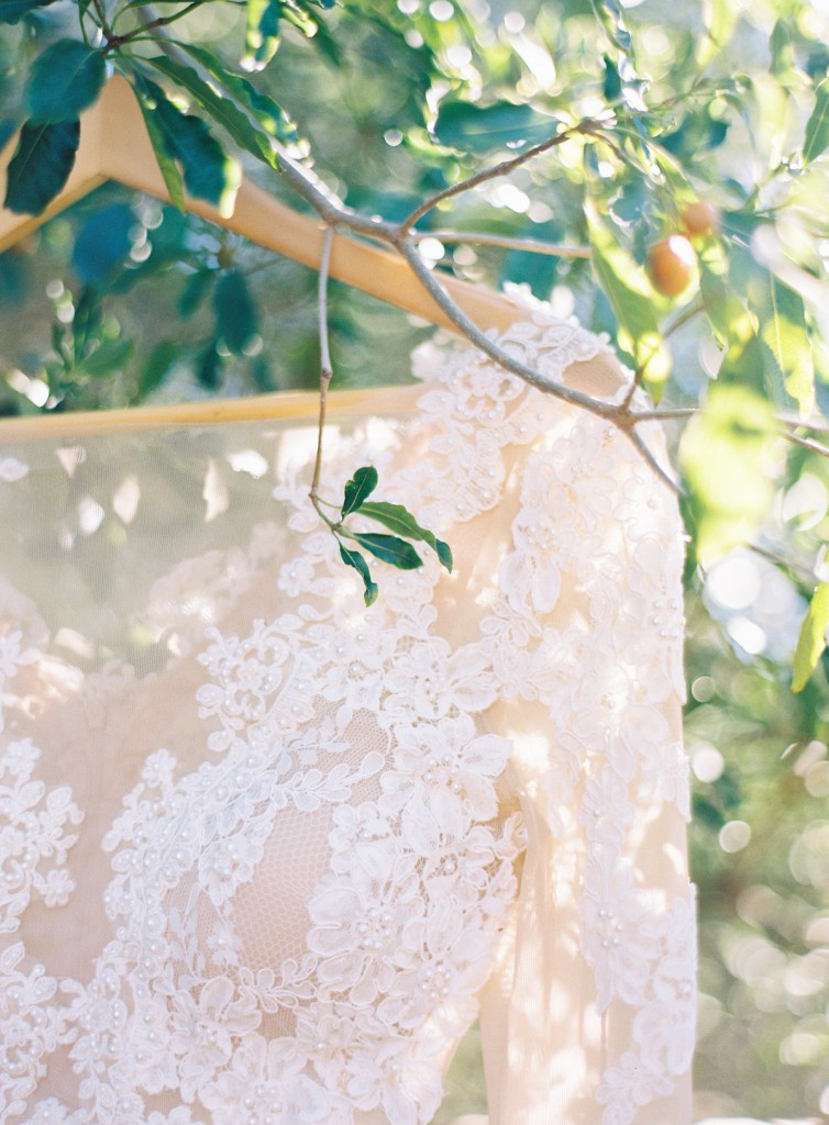 the great romance photo san ysidro ranch montecito wedding 