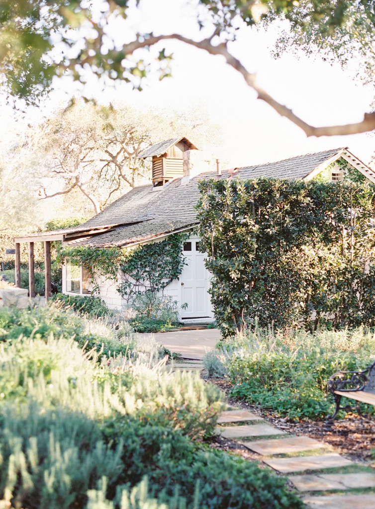 the great romance photo san ysidro ranch montecito wedding